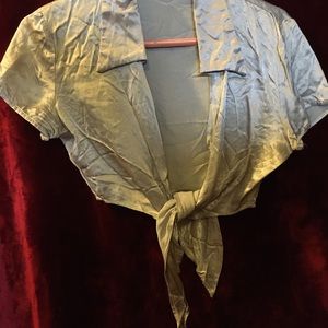 Cropped front tie top